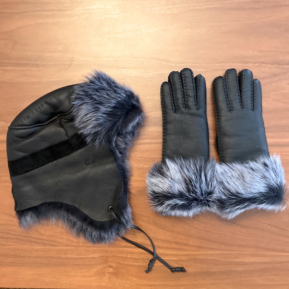 ON HOLD - EMU Australia Sheepskin/ Fur Gloves & Earflap Hat Set | Black | XS…